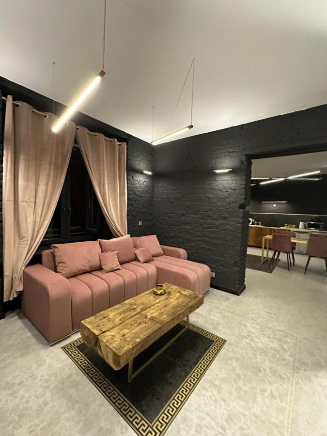 Darkhouse Versace Pink Λοτζ Εξωτερικό φωτογραφία
